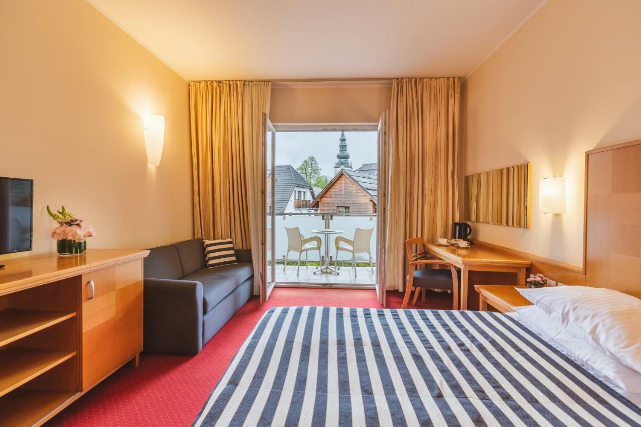 Ramada Hotel & Suites Kranjska Gora Exterior foto